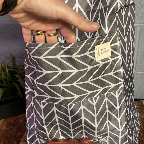 Gray Patterned Apron - Picture 3 of 5